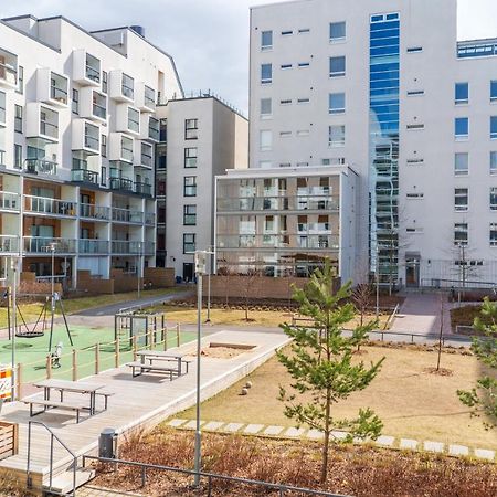 Iso Aurinkoinen Parveke Ja Hyvaet Yhteydet Apartment Helsinki Exterior foto