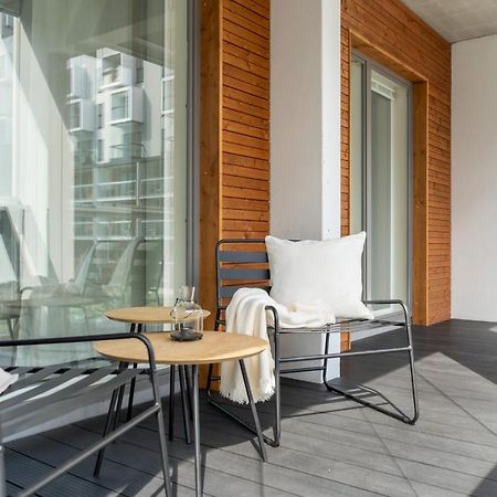 Iso Aurinkoinen Parveke Ja Hyvaet Yhteydet Apartment Helsinki Exterior foto