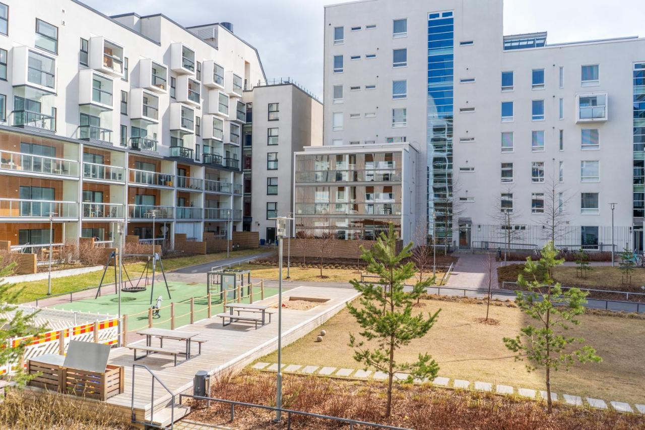 Iso Aurinkoinen Parveke Ja Hyvaet Yhteydet Apartment Helsinki Exterior foto