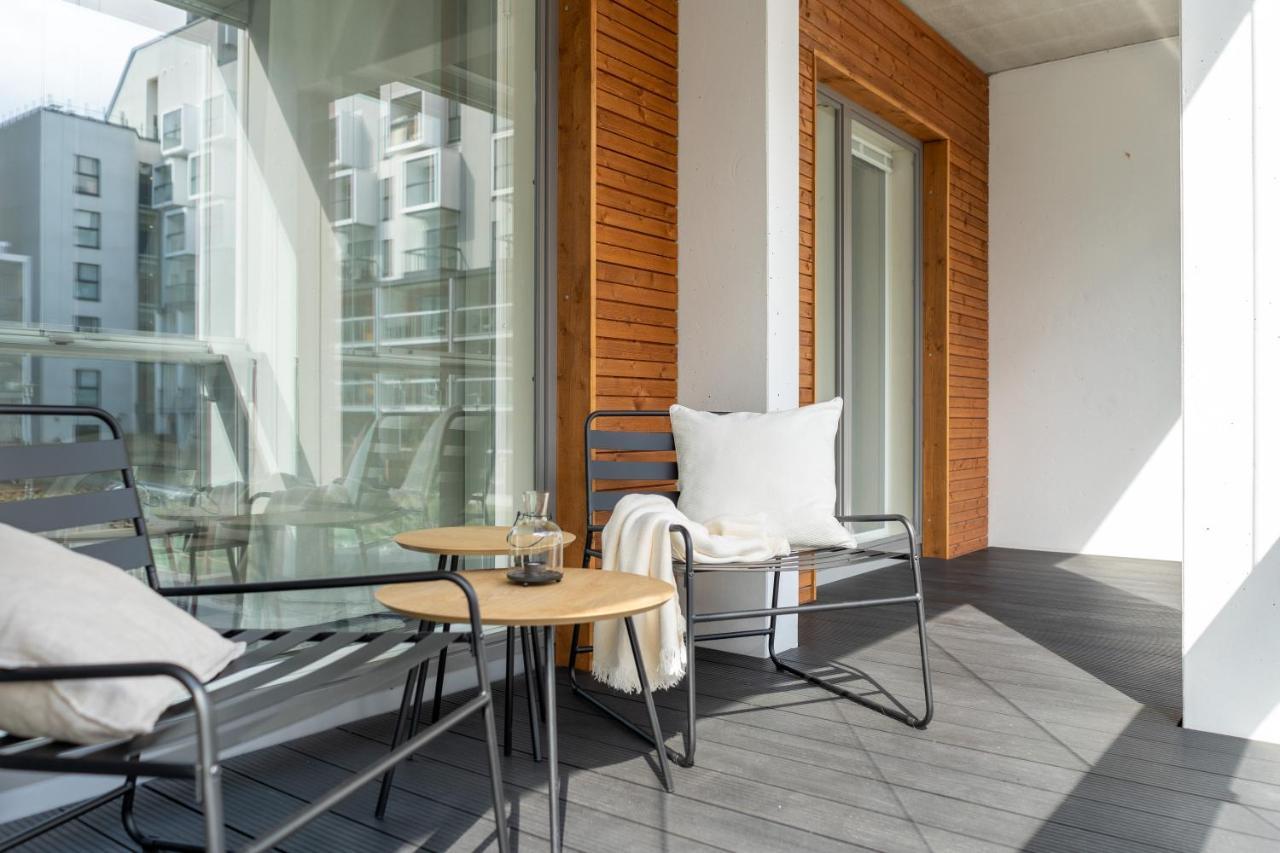 Iso Aurinkoinen Parveke Ja Hyvaet Yhteydet Apartment Helsinki Exterior foto