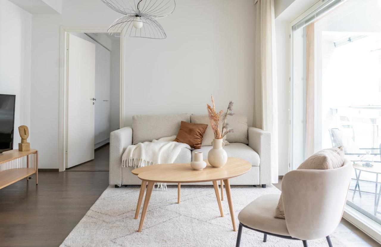 Iso Aurinkoinen Parveke Ja Hyvaet Yhteydet Apartment Helsinki Exterior foto
